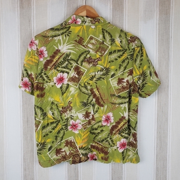 Vintage Boxy Fit Hawaiian‎ Print Button Down Shirt Size Medium Petite - Picture 8 of 8